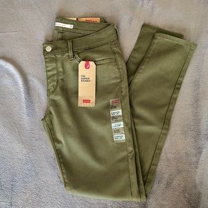 Levi’s 710 Super Skinny